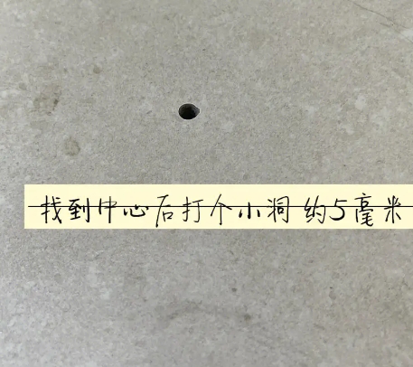 龙亭瓷砖空鼓维修公司专业解答在瓷砖铺贴过程中，如果砂料搅拌不均匀，将会带来以下问题